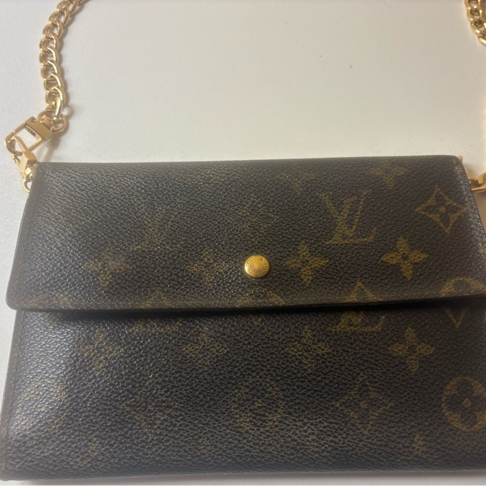 Vintage Louis Vuitton women’s wallet, rare size, good condition 100% authentic